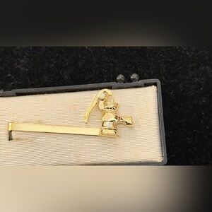 Vintage Leavens Attleboro Water Pump Tie Clip Gold Tone Novelty Tie Bar